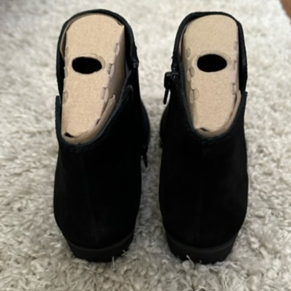 Lucky Brand Bessie Ankle Boots - Picture 4 of 7